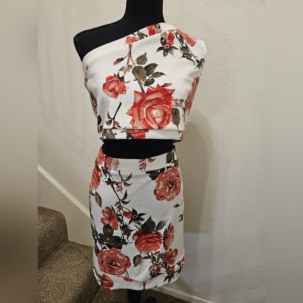GBG Los Angeles Floral Skirt Set